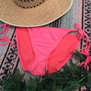 String Bikini Botton in Coral!